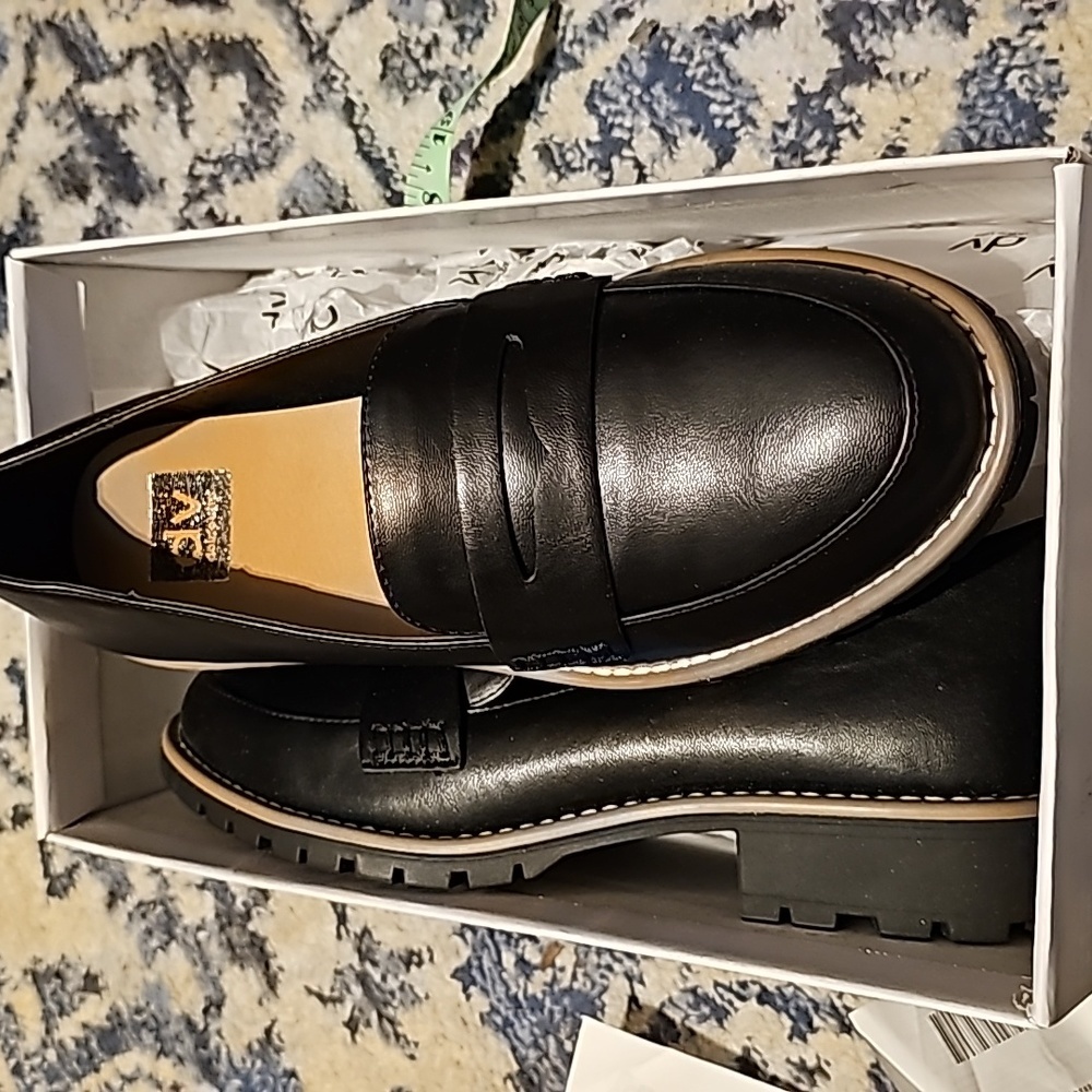 Dolce Vita black chunky heel loafers shoes new in box sz 10